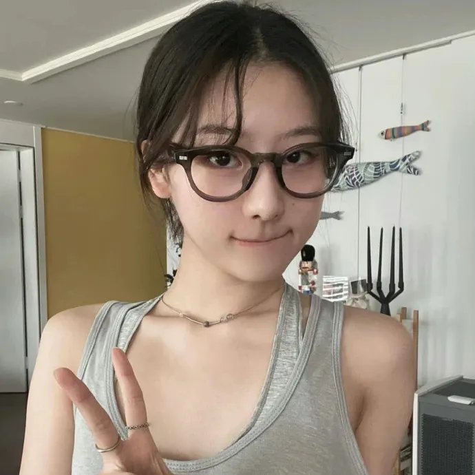 踉跄女孩
